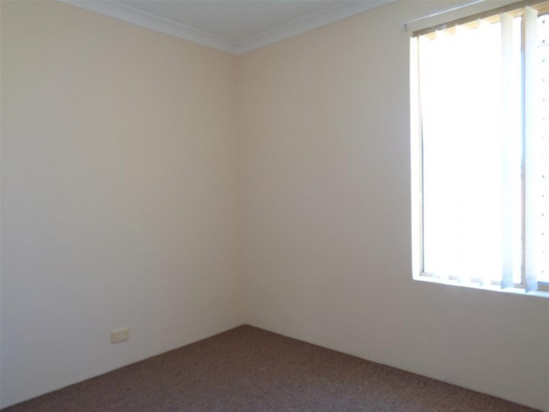 8 Fox Close, Waikiki WA 6169