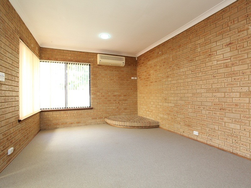 6 Jubilee Drive, Waikiki WA 6169