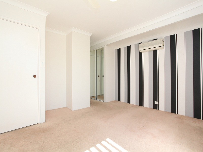 6 Jubilee Drive, Waikiki WA 6169