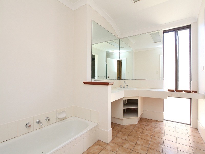 6 Jubilee Drive, Waikiki WA 6169