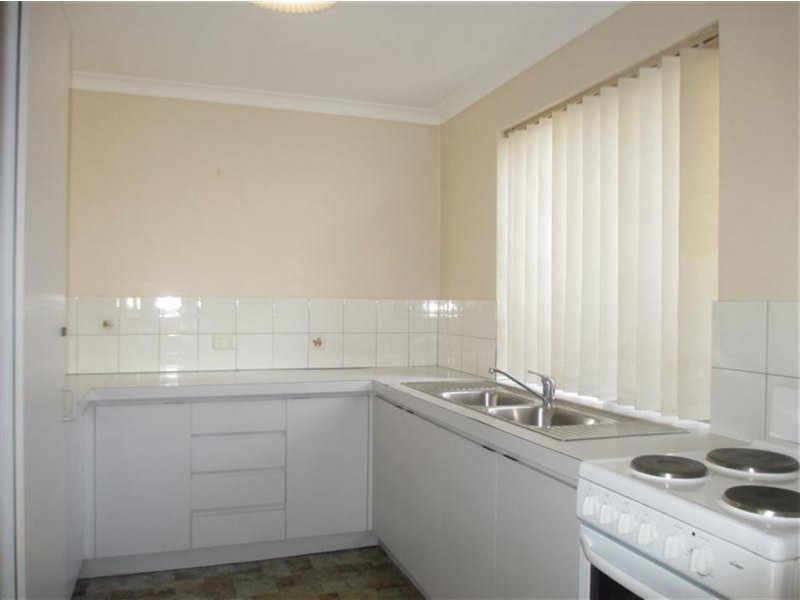 2/25 Ashford Avenue, Rockingham WA 6168