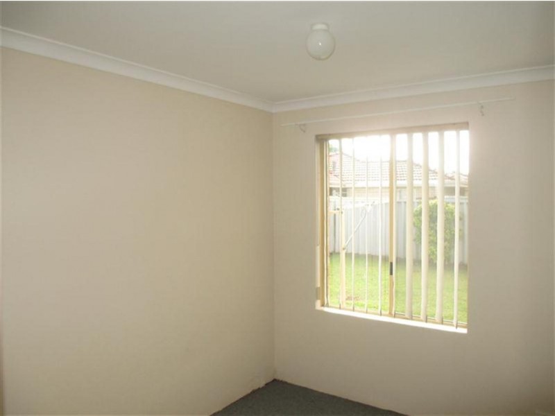 2/25 Ashford Avenue, Rockingham WA 6168