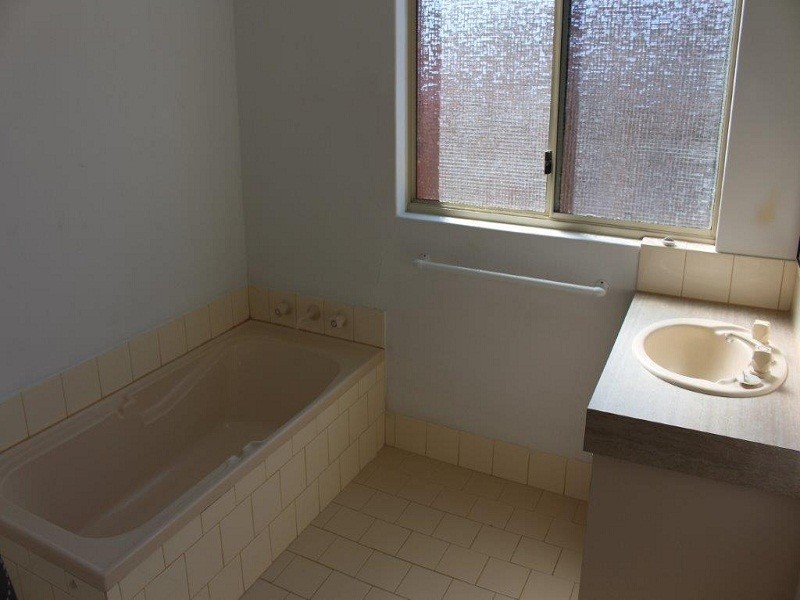 2/25 Penang Loop, Warnbro WA 6169