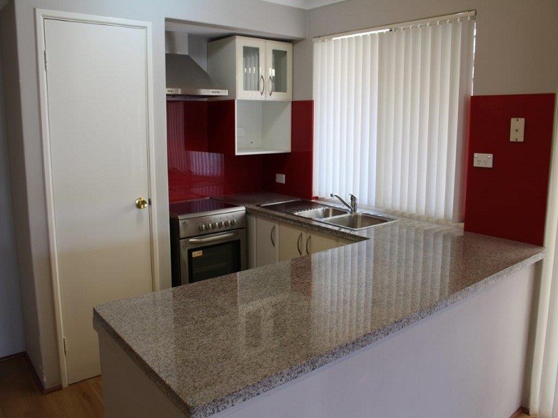 2/25 Penang Loop, Warnbro WA 6169