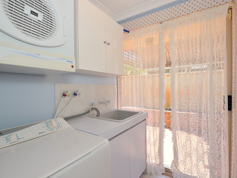 6  Portsea Place, Cooloongup WA 6168