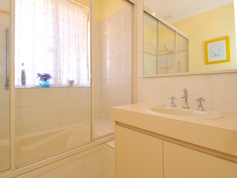 6  Portsea Place, Cooloongup WA 6168