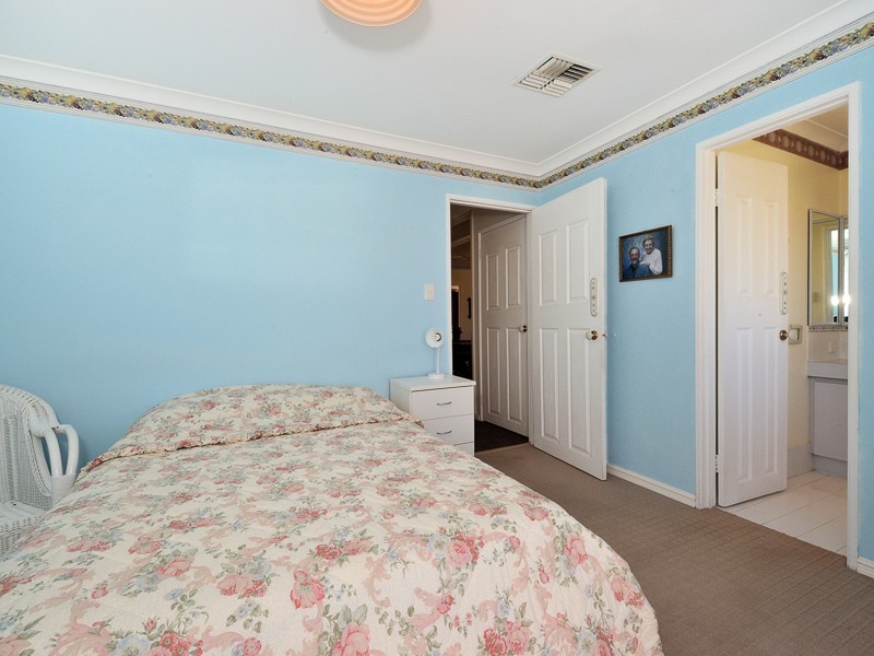 6  Portsea Place, Cooloongup WA 6168