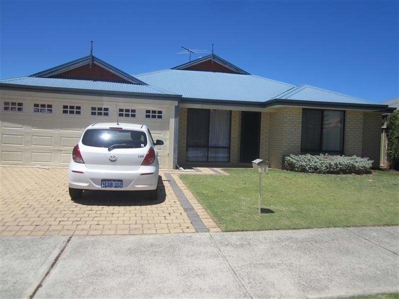13 Noosa Drive, Secret Harbour WA 6173
