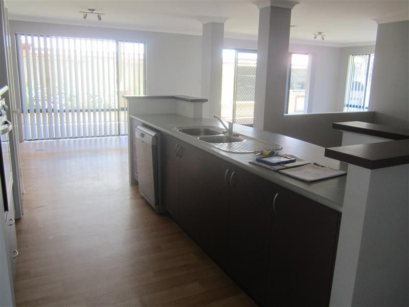 13 Noosa Drive, Secret Harbour WA 6173