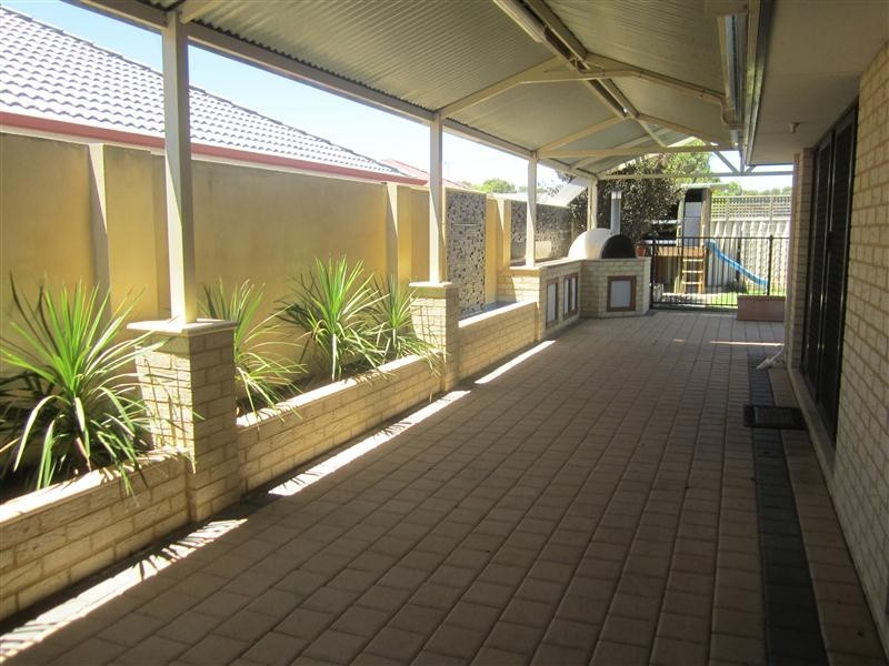 13 Noosa Drive, Secret Harbour WA 6173