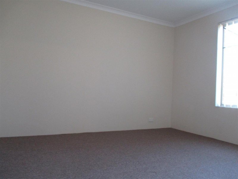 77 Parkland Drive, Warnbro WA 6169