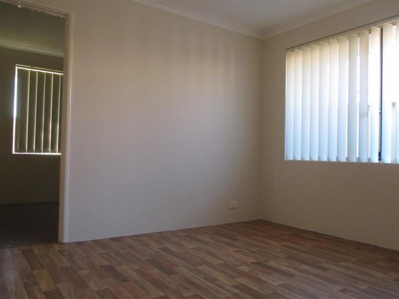 77 Parkland Drive, Warnbro WA 6169