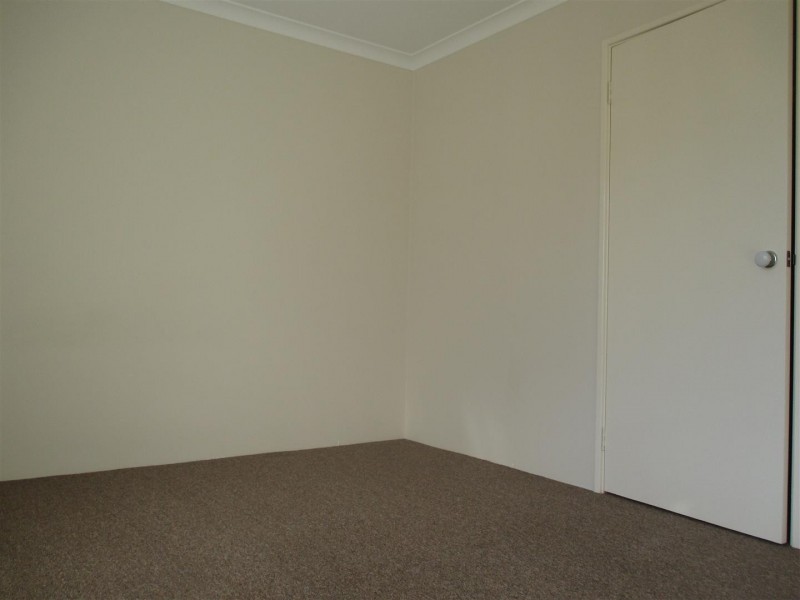 77 Parkland Drive, Warnbro WA 6169