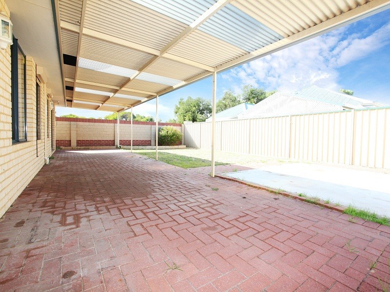 32 Wittecarra Crescent, Port Kennedy WA 6172