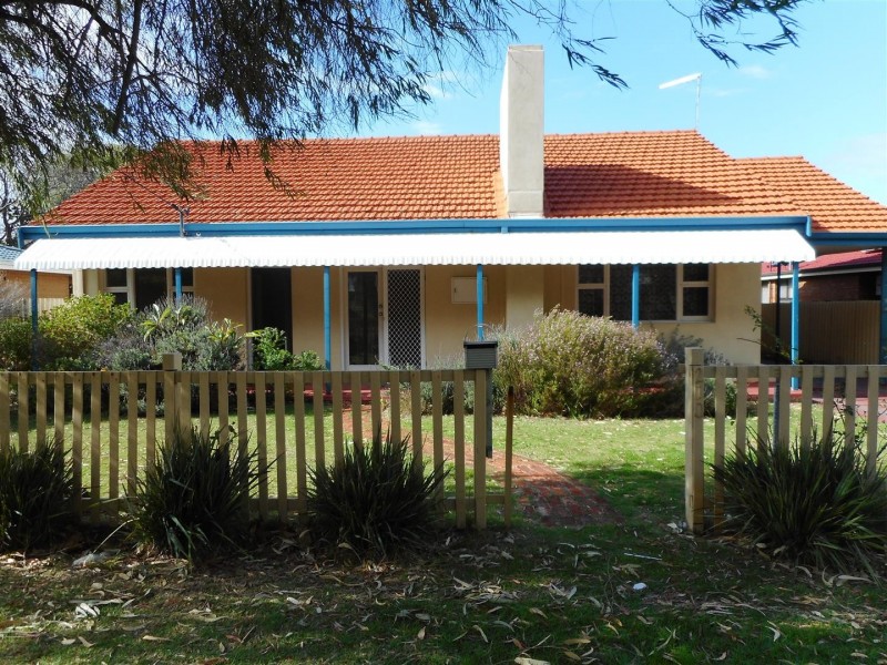 210 Safety Bay Road, Safety Bay WA 6169