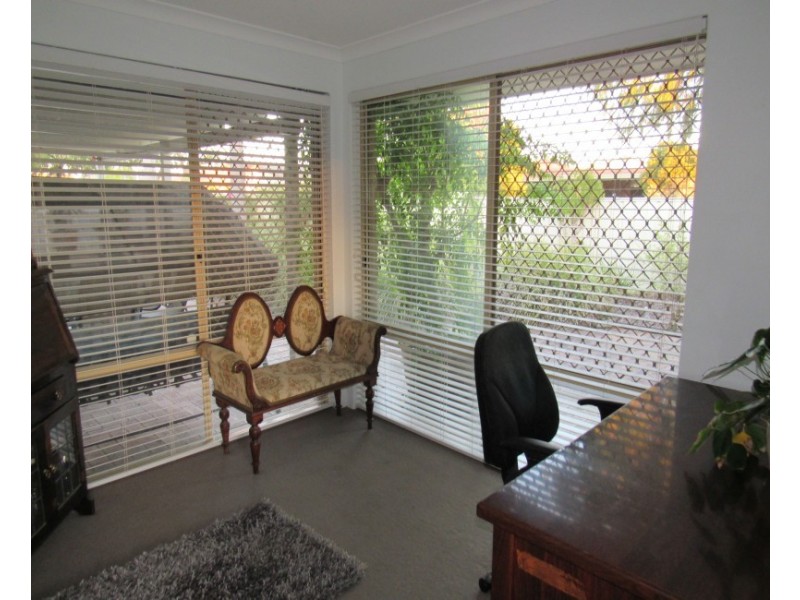 2 Brighton Close, Warnbro WA 6169
