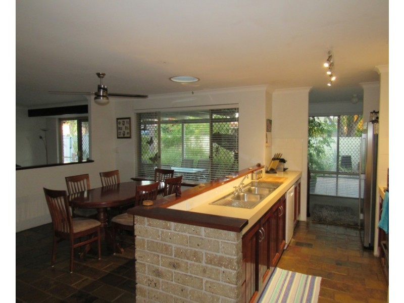 2 Brighton Close, Warnbro WA 6169