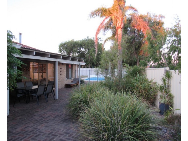 2 Brighton Close, Warnbro WA 6169