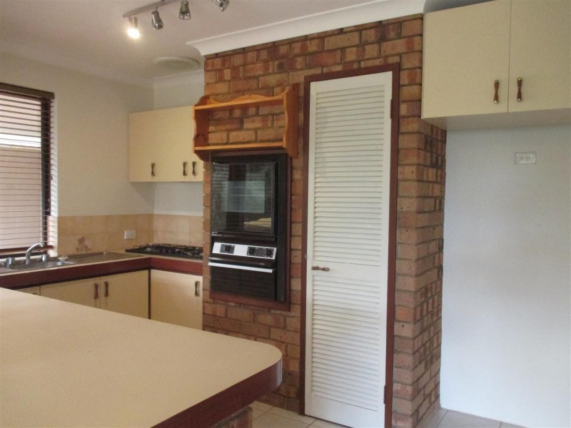 4 Elswick Street, Safety Bay WA 6169