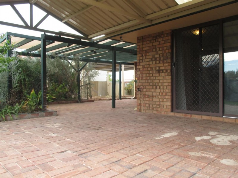 4 Elswick Street, Safety Bay WA 6169