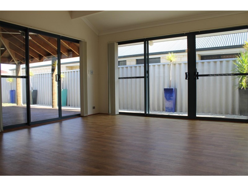 4 Rhapsody Close, Shoalwater WA 6169