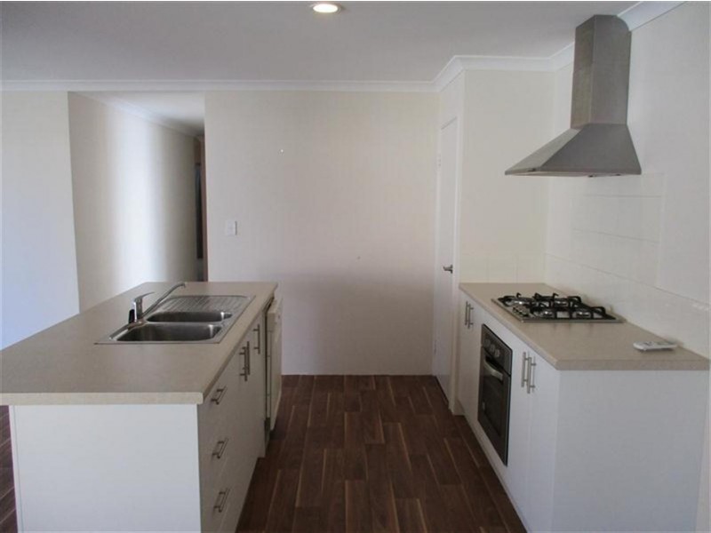 30 Kalli Street, Golden Bay WA 6174