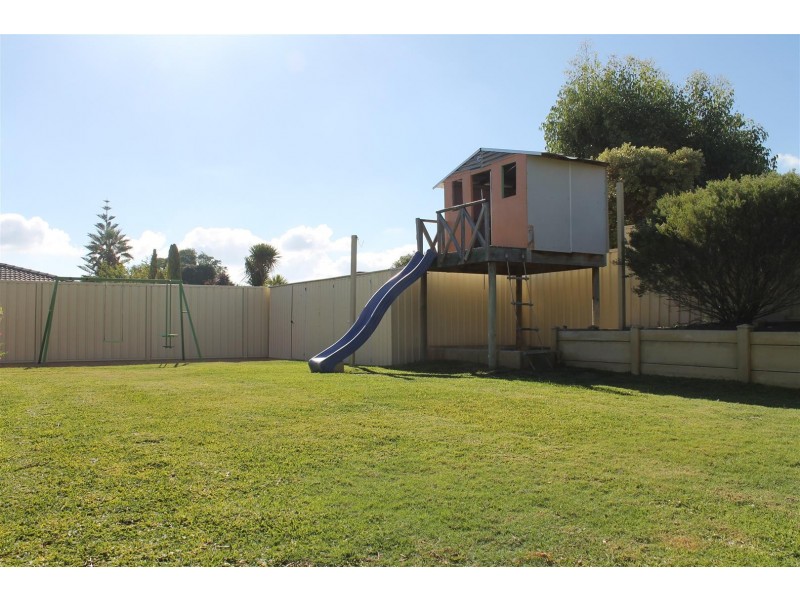 4 Bideford Street, Warnbro WA 6169