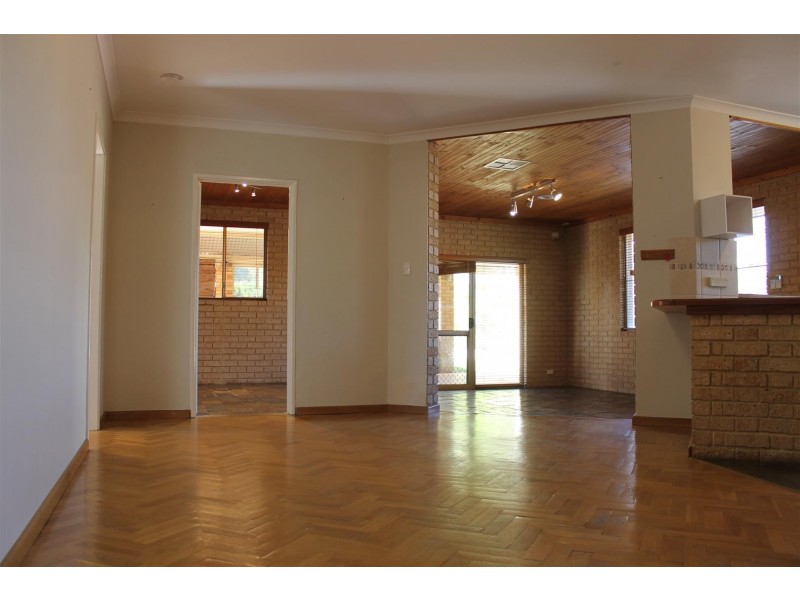 4 Bideford Street, Warnbro WA 6169