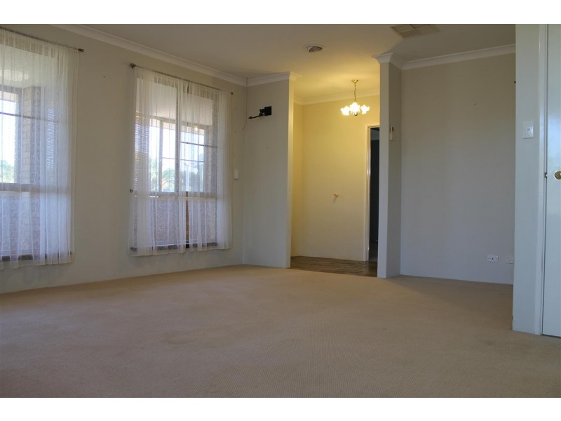 4 Bideford Street, Warnbro WA 6169