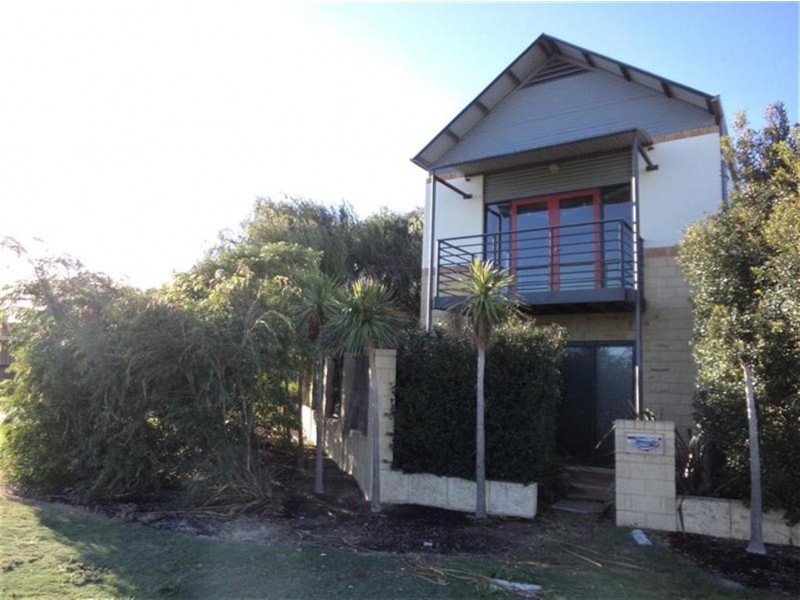 19/20 Lake Street, Rockingham WA 6168