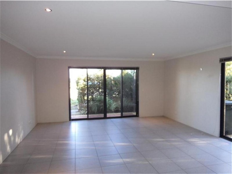 19/20 Lake Street, Rockingham WA 6168