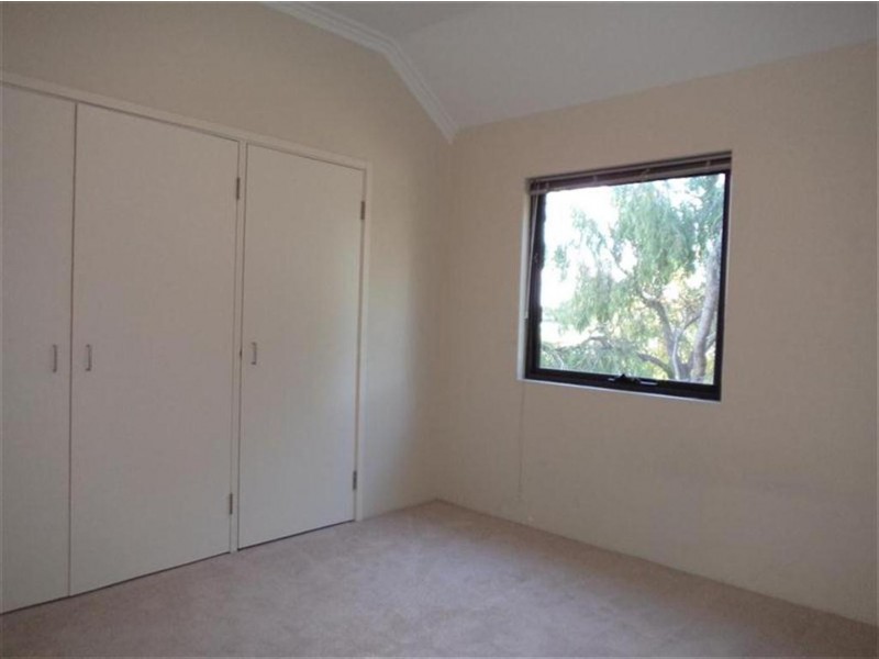 19/20 Lake Street, Rockingham WA 6168