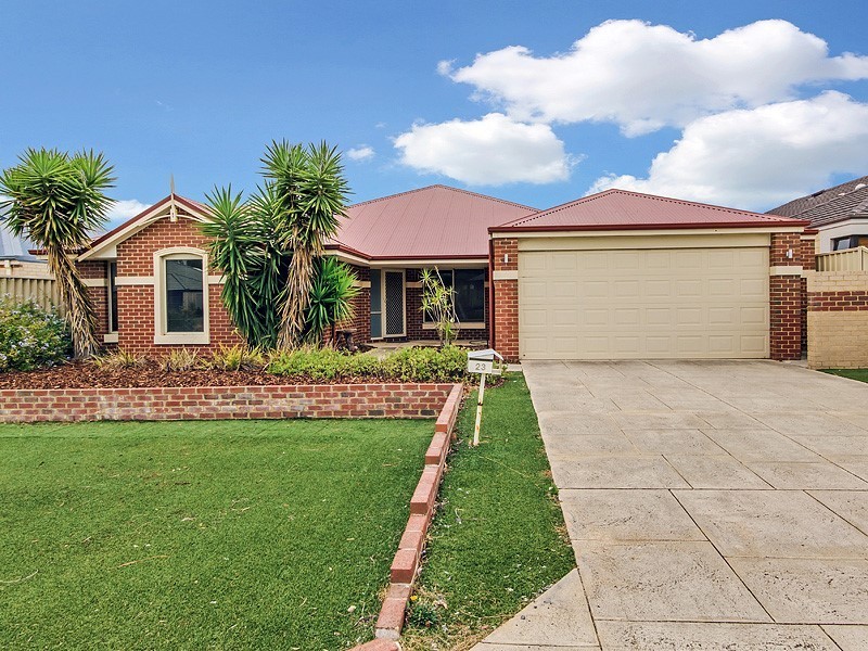 23 Arrowwood Loop, Secret Harbour WA 6173