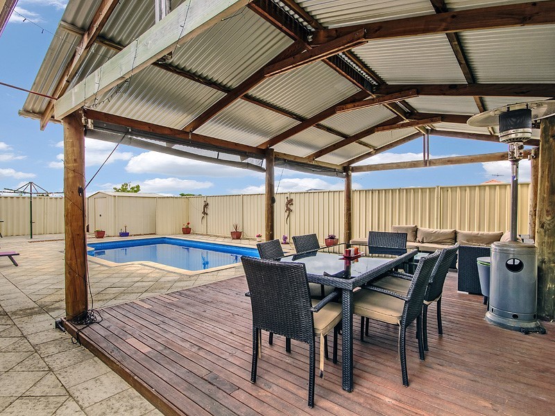 23 Arrowwood Loop, Secret Harbour WA 6173