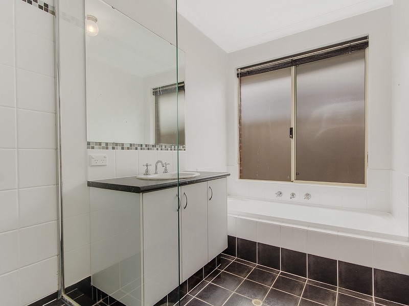 23 Arrowwood Loop, Secret Harbour WA 6173