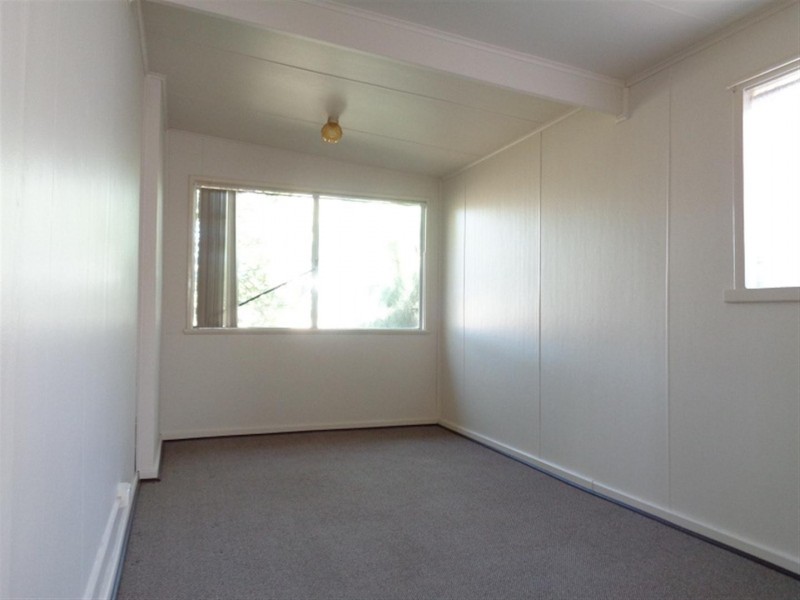 4 Mangles Street, Warnbro WA 6169