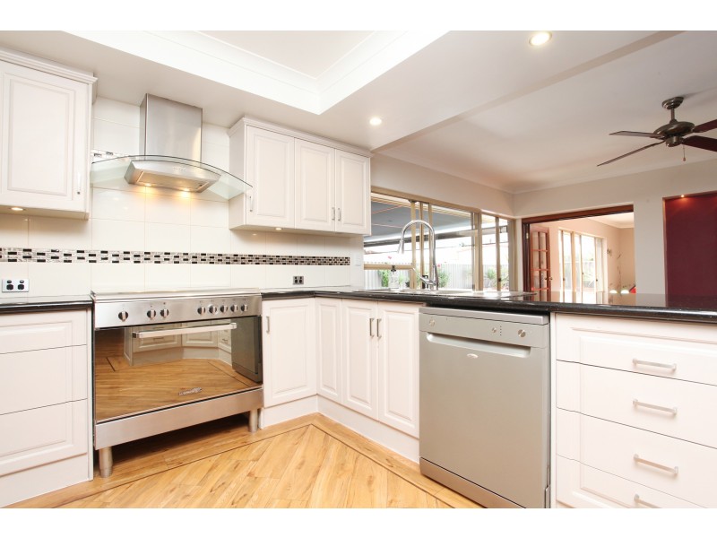 4 Meridian Mews, Waikiki WA 6169