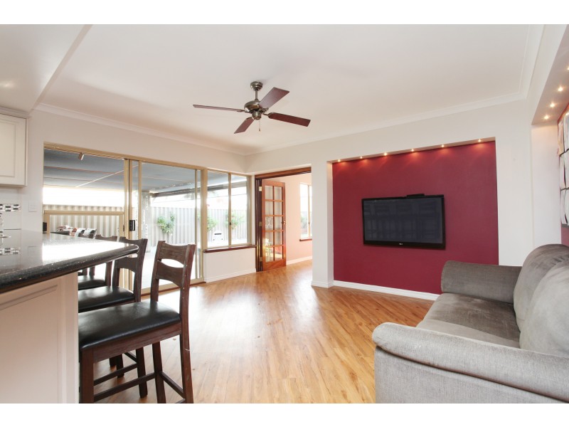 4 Meridian Mews, Waikiki WA 6169