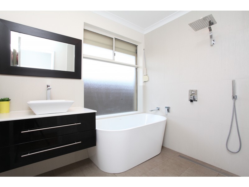 4 Meridian Mews, Waikiki WA 6169