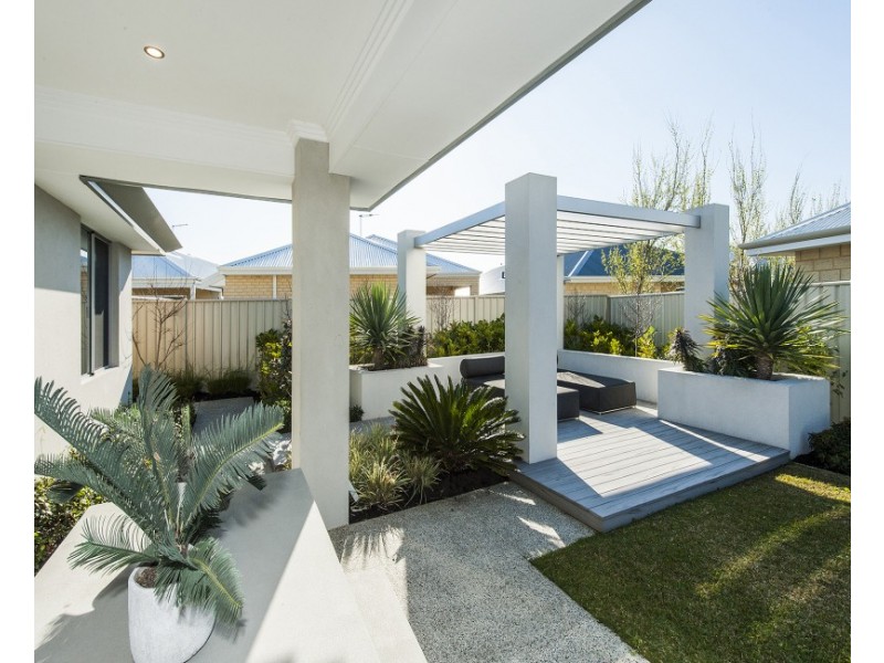 17 Tallering Way, Golden Bay WA 6174