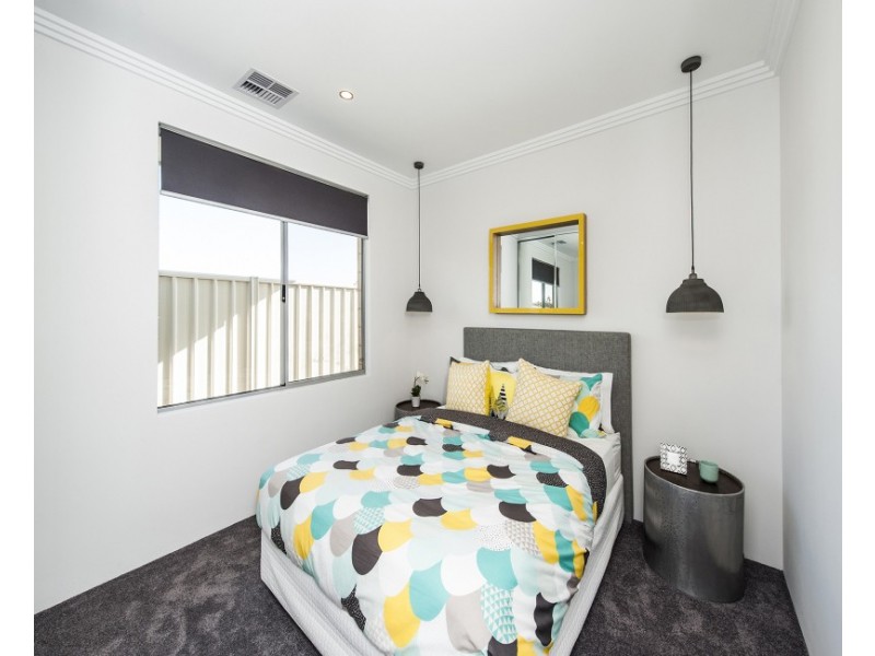 17 Tallering Way, Golden Bay WA 6174