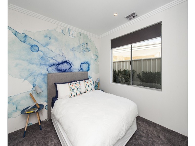 17 Tallering Way, Golden Bay WA 6174