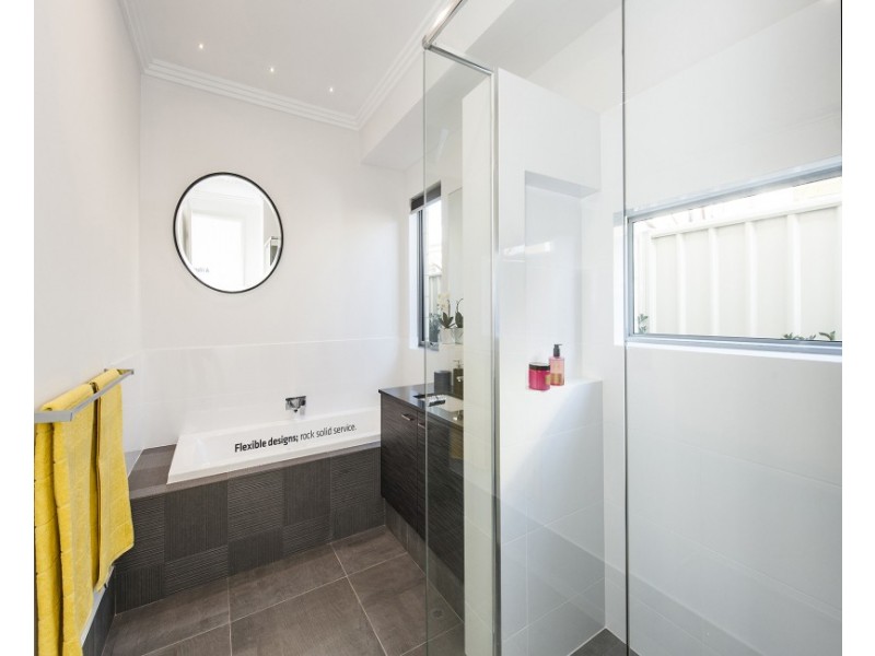 17 Tallering Way, Golden Bay WA 6174