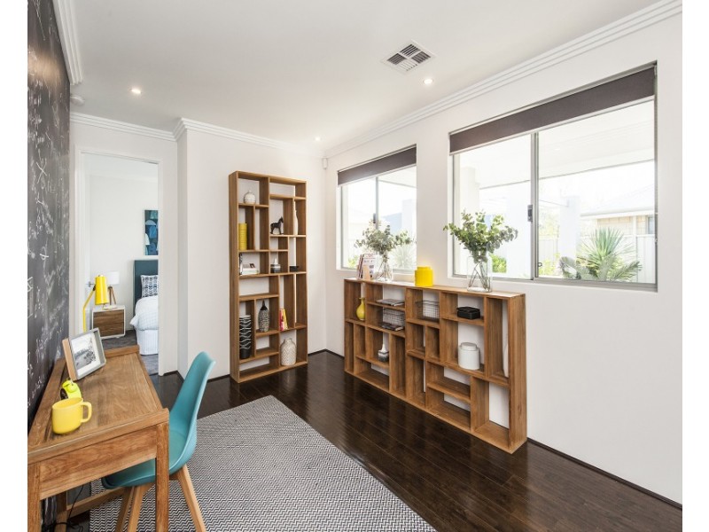 17 Tallering Way, Golden Bay WA 6174