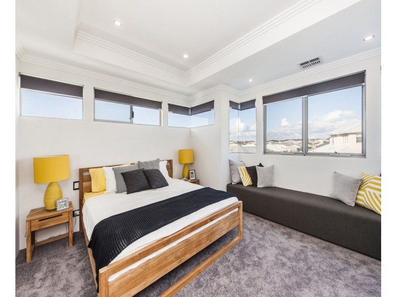 17 Tallering Way, Golden Bay WA 6174