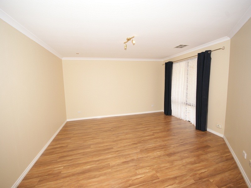 1  Toledo Circuit, Port Kennedy WA 6172