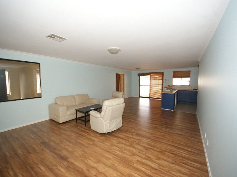 1  Toledo Circuit, Port Kennedy WA 6172