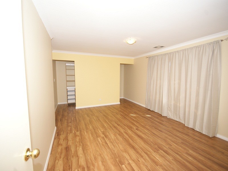 1  Toledo Circuit, Port Kennedy WA 6172