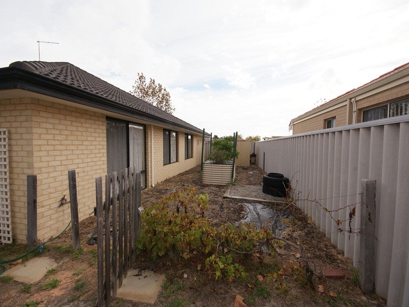 1  Toledo Circuit, Port Kennedy WA 6172