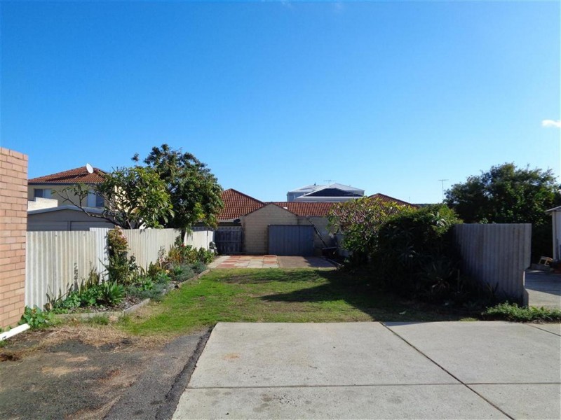 2/72 Kent Street, Rockingham WA 6168